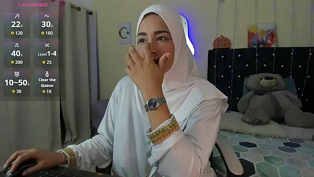 ShanaJamil online show from 8, 4, 2026