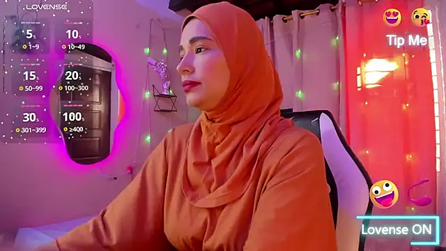 ShanaJamil online show from 28, 10, 2025