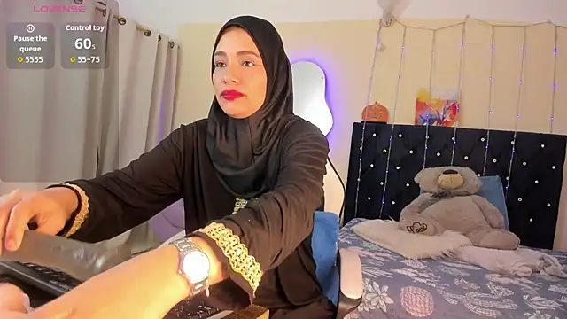 ShanaJamil online show from 22, 4, 2026
