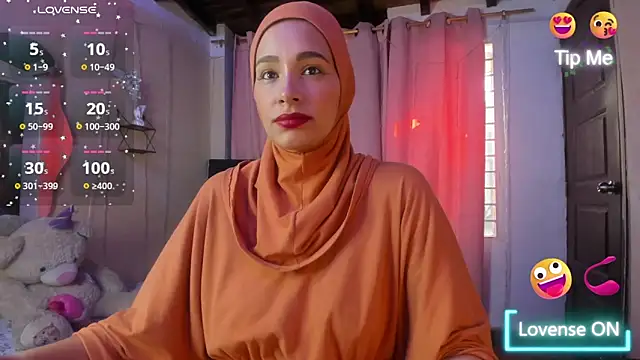 ShanaJamil online show from 18, 11, 2025