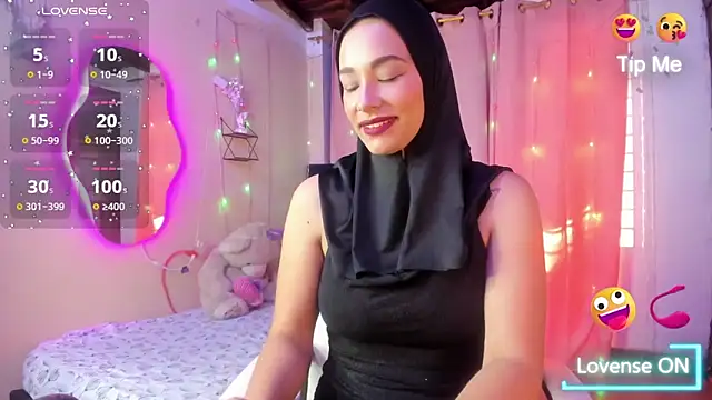 ShanaJamil online show from 5, 12, 2025