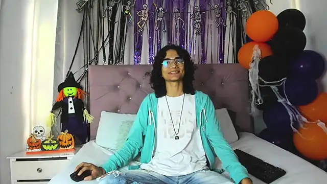 EthanBlackwoodd online show from 29, 10, 2025