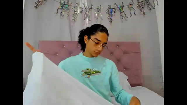 EthanBlackwoodd online show from 4, 11, 2025