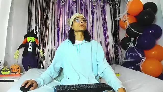 EthanBlackwoodd online show from 28, 10, 2025