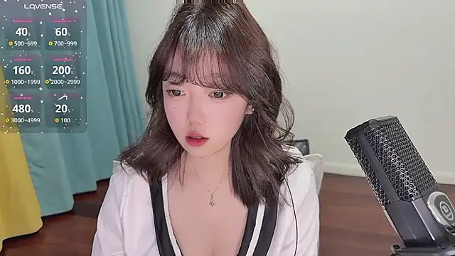 Snapshot of Lucky_Cici chatting on 14, 12, 2025 Lucky Cici online show from 14, 12, 2025