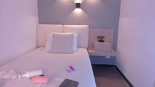 selena monroy online show from 7, 11, 2025