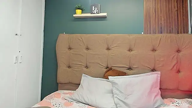 Lilithmuller  online show from 24, 9, 2025