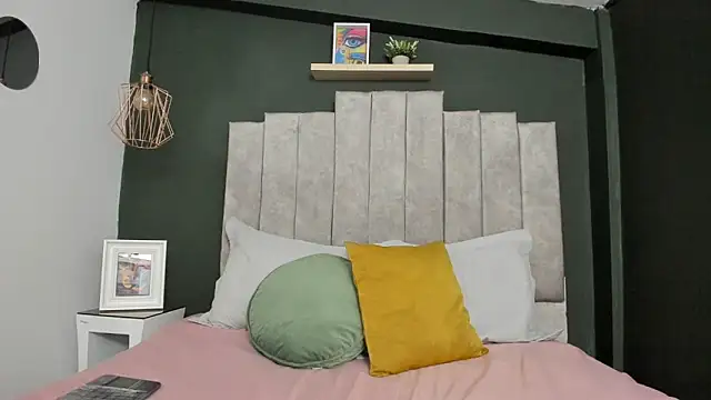 Lilithmuller  online show from 18, 12, 2025