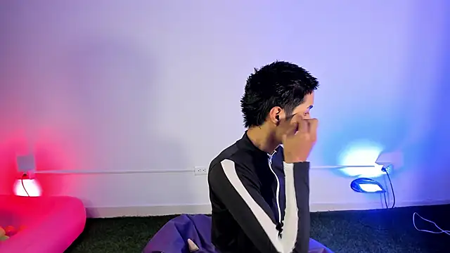 EstivenSallas online show from 17, 9, 2025