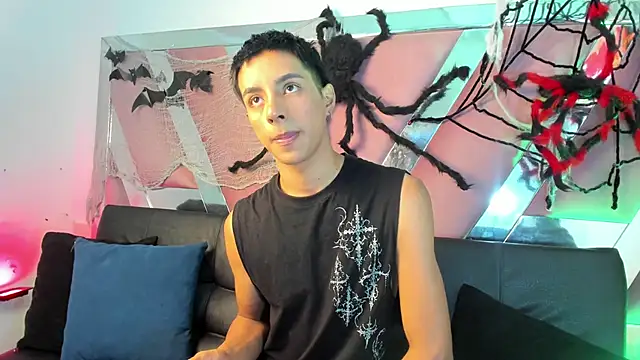 EstivenSallas online show from 7, 10, 2025