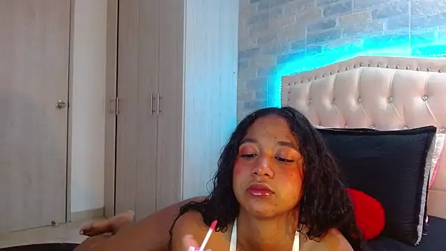 oliviarichard  online show from 6, 10, 2025