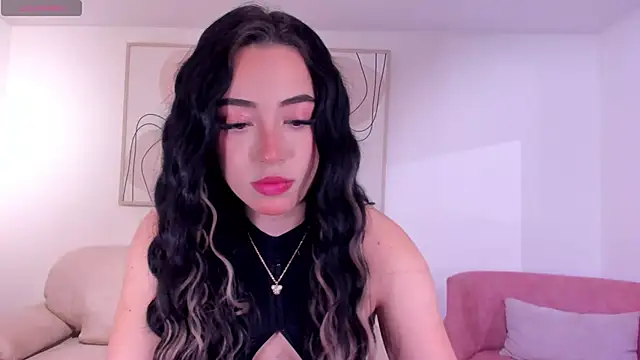 Snapshot of KatieAngelX chatting on 13, 11, 2025 KatieAngelX online show from 13, 11, 2025