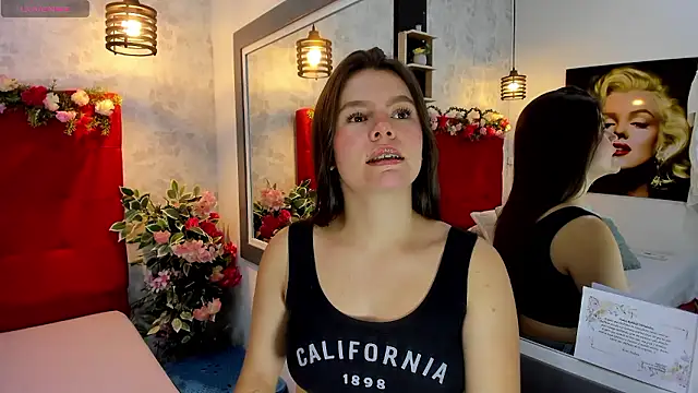 EmillyHarper  online show from 14, 1, 2026