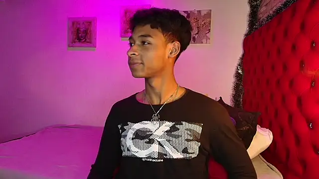 Snapshot of CoffeNaughty_nom chatting on 23, 11, 2025 CoffeNaughty nom online show from 23, 11, 2025