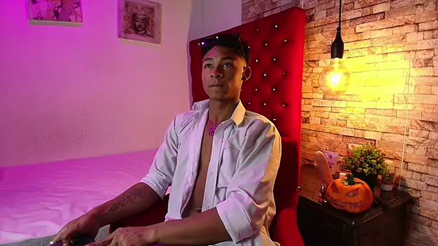 Snapshot of CoffeNaughty_nom chatting on 7, 10, 2025 CoffeNaughty nom online show from 7, 10, 2025