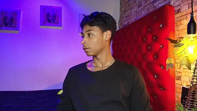 Snapshot of CoffeNaughty_nom chatting on 3, 12, 2025 CoffeNaughty nom online show from 3, 12, 2025