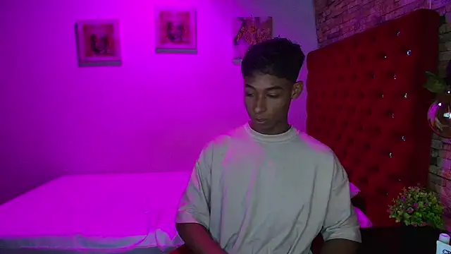 Snapshot of CoffeNaughty_nom chatting on 11, 11, 2025 CoffeNaughty nom online show from 11, 11, 2025