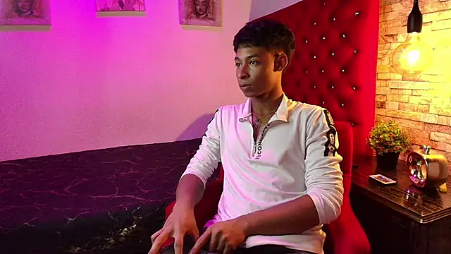 Snapshot of CoffeNaughty_nom chatting on 5, 10, 2025 CoffeNaughty nom online show from 5, 10, 2025