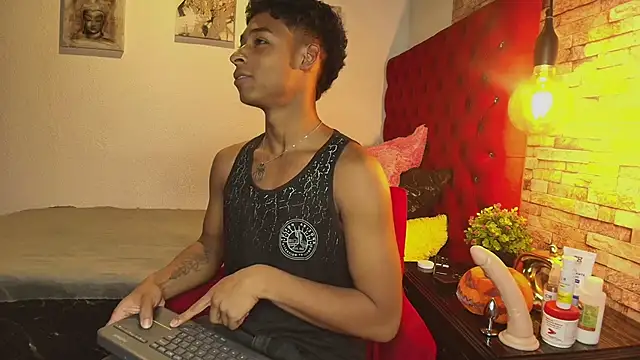 Snapshot of CoffeNaughty_nom chatting on 14, 10, 2025 CoffeNaughty nom online show from 14, 10, 2025