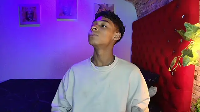 Snapshot of CoffeNaughty_nom chatting on 18, 11, 2025 CoffeNaughty nom online show from 18, 11, 2025