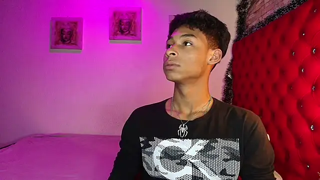 Snapshot of CoffeNaughty_nom chatting on 23, 11, 2025 CoffeNaughty nom online show from 23, 11, 2025