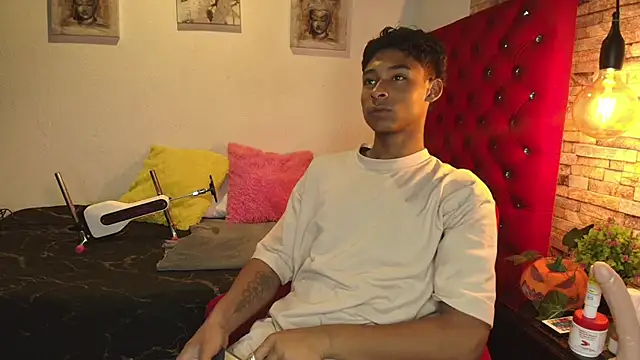 Snapshot of CoffeNaughty_nom chatting on 22, 10, 2025 CoffeNaughty nom online show from 22, 10, 2025