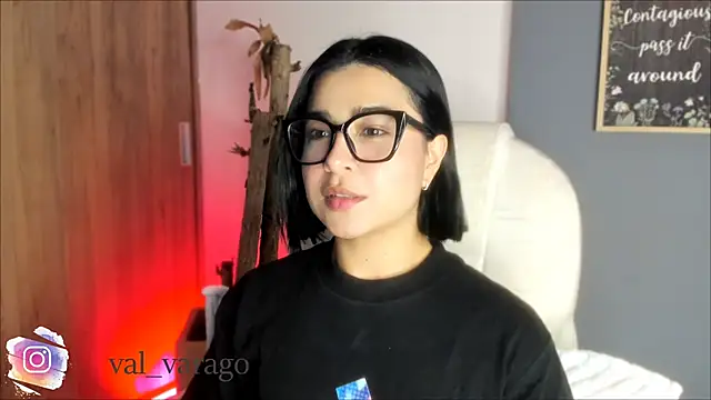 Snapshot of val_varago chatting on 8, 6, 2026 val varago online show from 8, 6, 2026