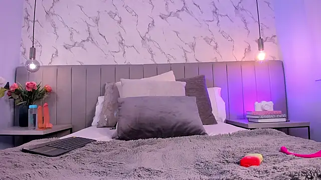 Snapshot of Amber_Santana chatting on 7, 10, 2025 Amber Santana online show from 7, 10, 2025