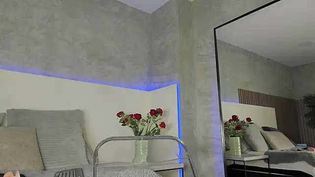 Amber Santana online show from 11, 4, 2026