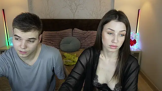 Vikki George online show from 7, 10, 2025