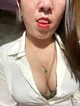 Snapshot of Luna-ass chatting on 2, 11, 2025 Luna-ass online show from 2, 11, 2025