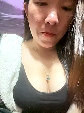 Snapshot of Luna-ass chatting on 28, 11, 2025 Luna-ass online show from 28, 11, 2025