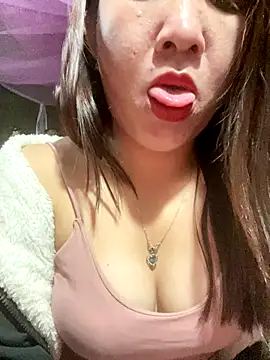 Snapshot of Luna-ass chatting on 25, 11, 2025 Luna-ass online show from 25, 11, 2025