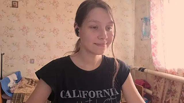 QutieDaSweet online show from 17, 10, 2025