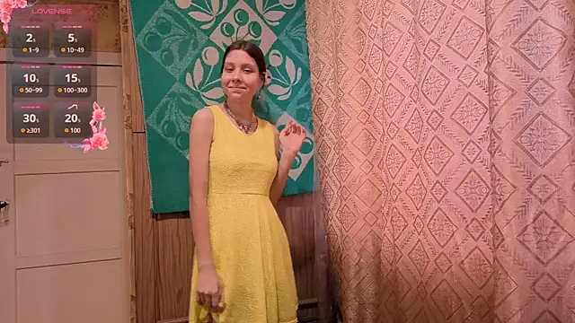 QutieDaSweet online show from 11, 11, 2025