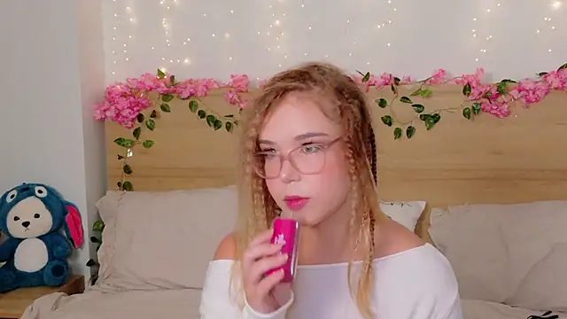 Lilith Bonheur online show from 30, 10, 2025