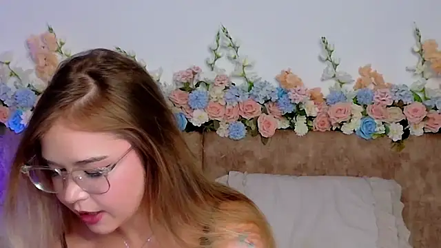 Lilith Bonheur online show from 24, 3, 2026