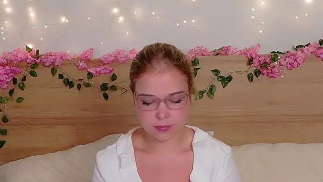 Lilith Bonheur online show from 15, 10, 2025