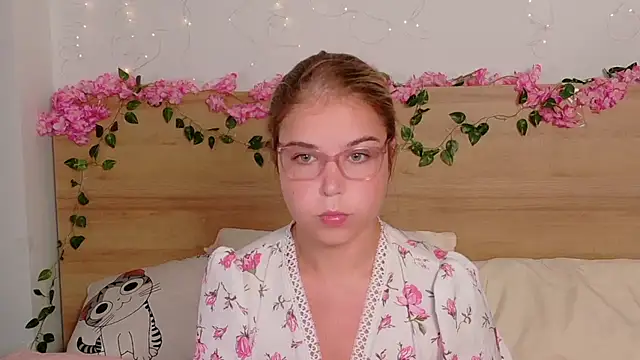 Lilith Bonheur online show from 16, 10, 2025