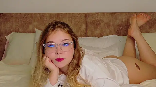 Lilith Bonheur online show from 11, 2, 2026