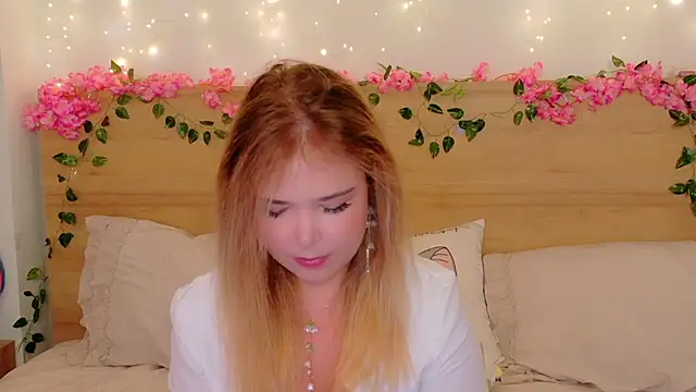 Lilith Bonheur online show from 9, 11, 2025