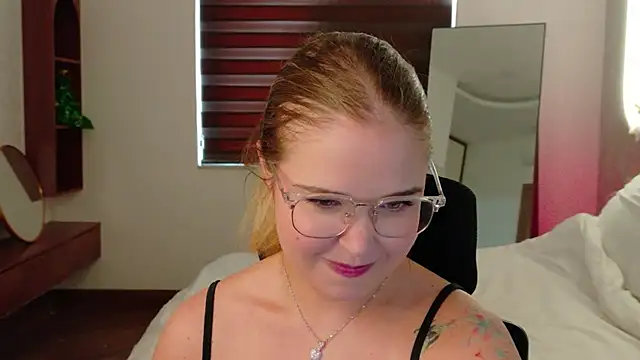 Lilith Bonheur online show from 5, 4, 2026