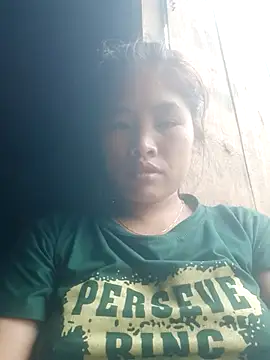 Luyen004 online show from 3, 10, 2025