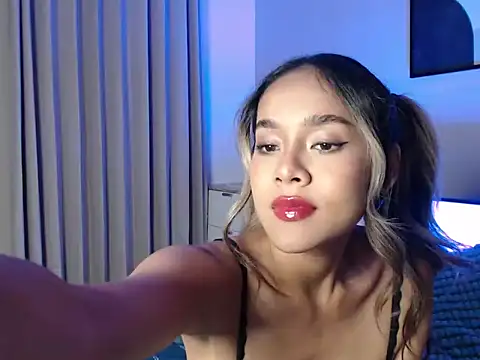 lilypeachxx online show from 15, 5, 2026