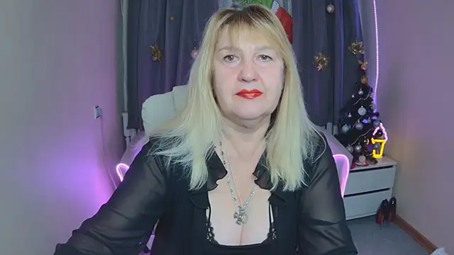 EmmaEllison online show from 15, 12, 2025