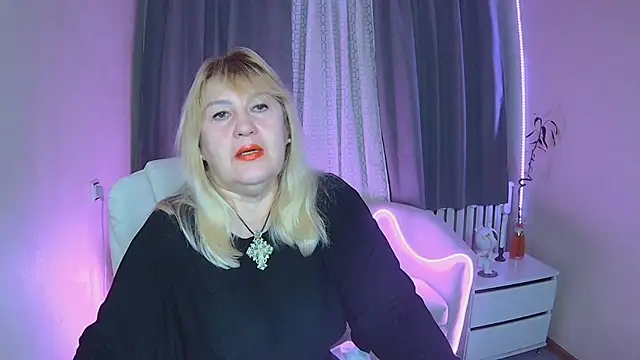 EmmaEllison online show from 14, 11, 2025