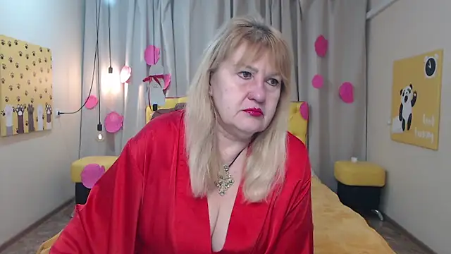 EmmaEllison online show from 10, 4, 2026