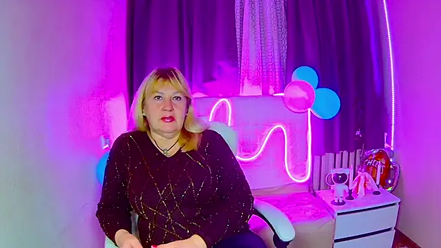 EmmaEllison online show from 8, 10, 2025