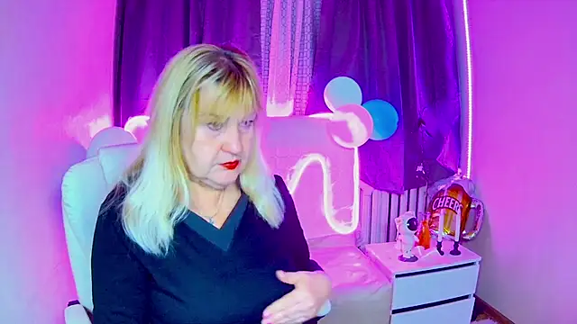 EmmaEllison online show from 29, 9, 2025