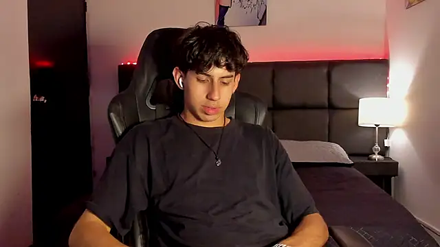 Aaron Spencer13 online show from 2, 10, 2025